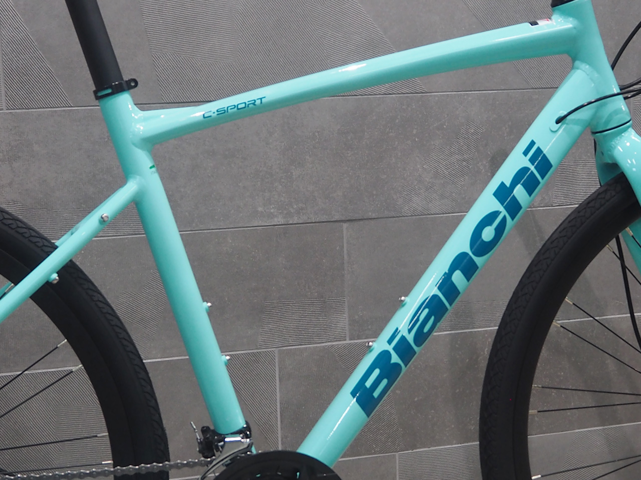 スタイリッシュシンプル ビアンキ Bianchi C Sport 2 クロスバイク